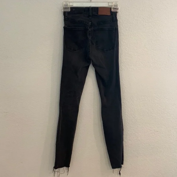 Black Madewell Distressed High-Rise Skinny Jeans Raw Hem - Picture 8 of 9